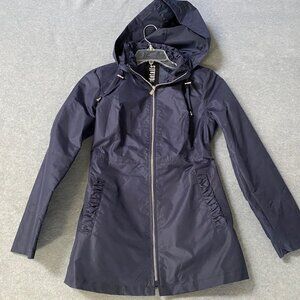 Int;'l details Women's Rain  Jacket  Modest wear  Size Small Navy Blue Like New
